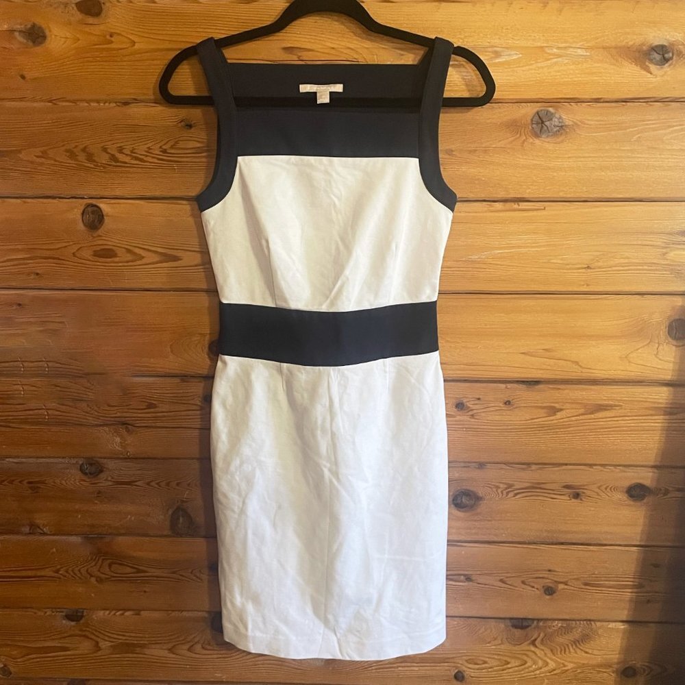 Banana Republic Black & White Stretch fitted knee length dress 0